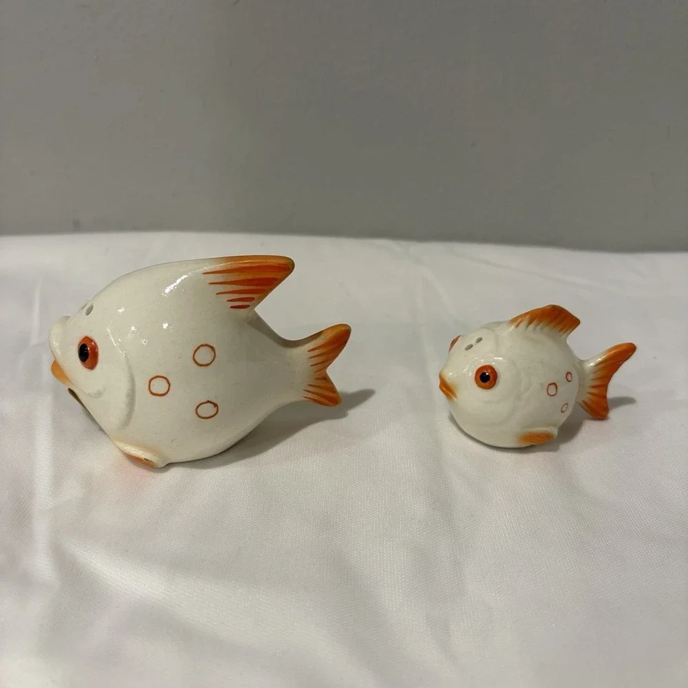 vintage anthropomorphic fish salt & pepper Set Mom & Baby White Orange